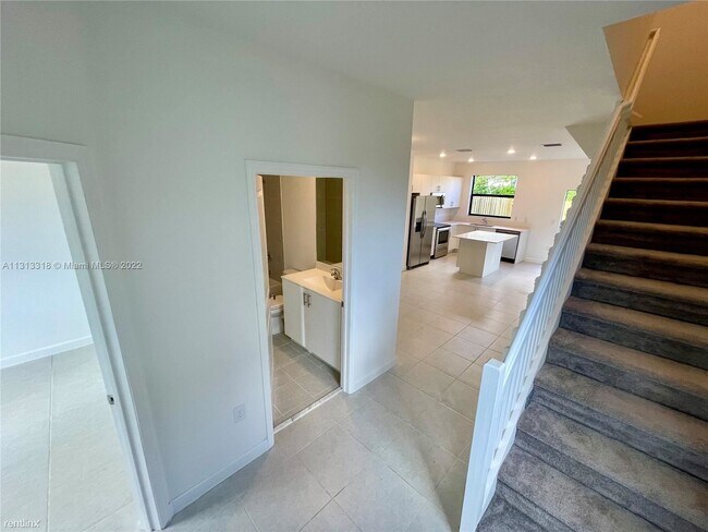 Building Photo - 3 br, 3 bath House - 531 NE 208th Ter