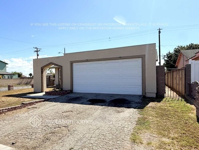 Building Photo - 748 E Turmont St