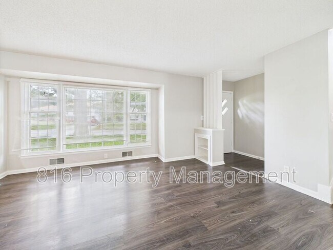 Foto del edificio - 10000 Fremont Ave