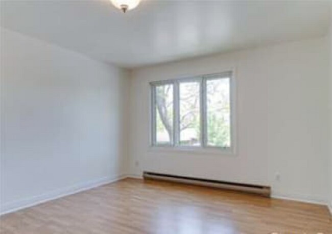 Building Photo - 6650 Av 31E