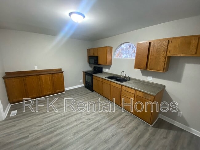 Foto del edificio - 108 N 6th St