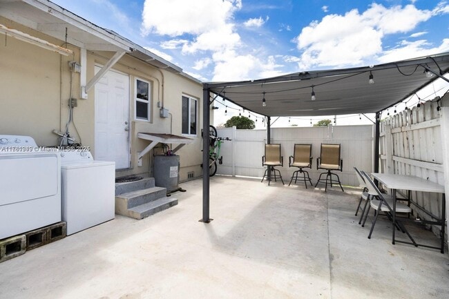 Building Photo - 471 NW 32nd Ct