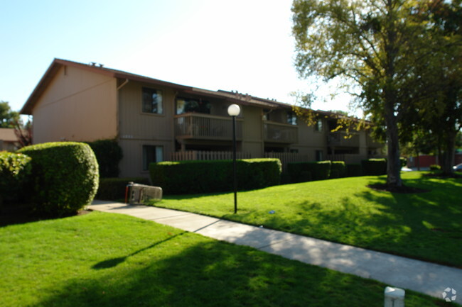 Edificio - Watson Ranch Apts