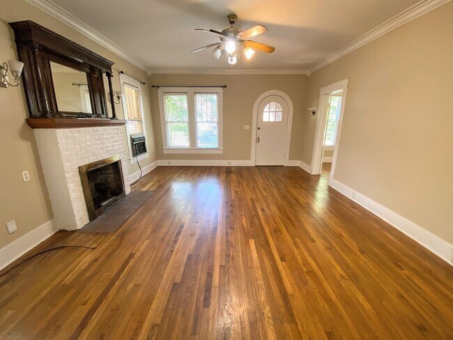 Building Photo - Garden District Gem: Spacious 3-Bed, 2-Bat...