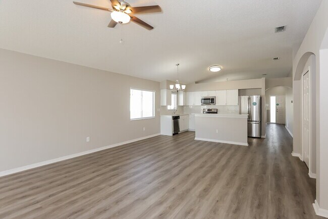 Foto del edificio - 12620 Longcrest Dr