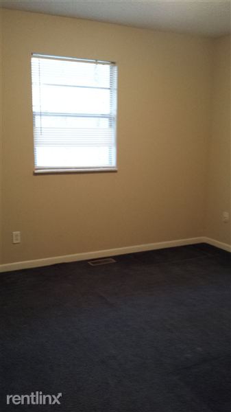 Building Photo - 4701 S Pointe Dr