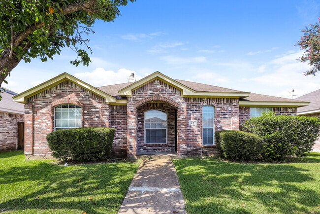 Building Photo - 2717 Bent Brook Dr