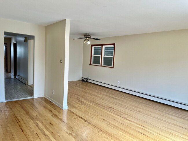 Foto del edificio - 52 Laidlaw Ave