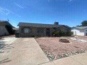 Building Photo - 2917 Leo St