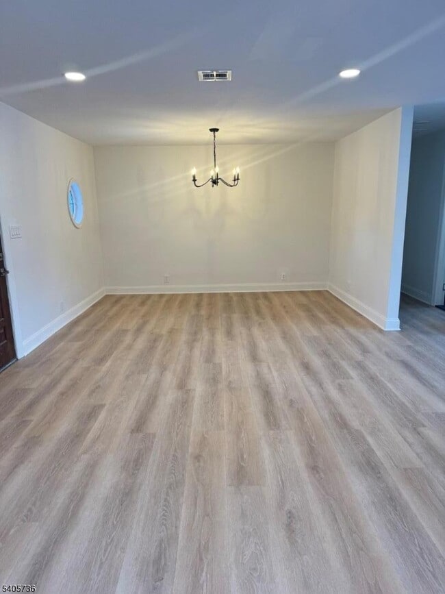 Building Photo - 19 Lavina Terrace