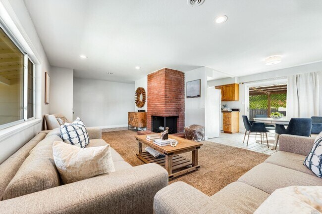 Foto del edificio - 2561 Butte St