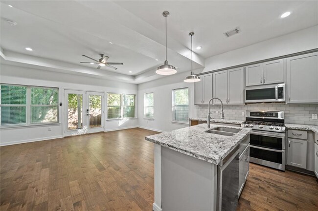 Foto del edificio - 7807 Tierwester St