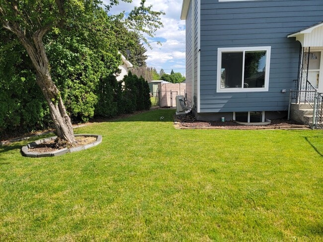 Foto del edificio - Beautiful 3-Bedroom Home - EV Charger - Pet Friendly