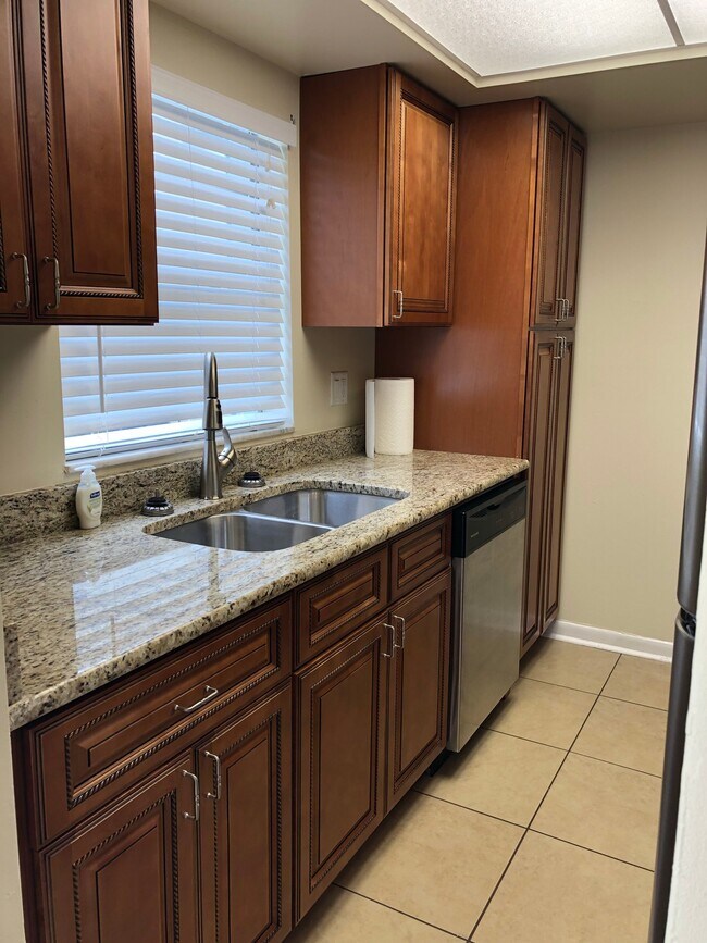 Foto del edificio - 1567 SE 27th St