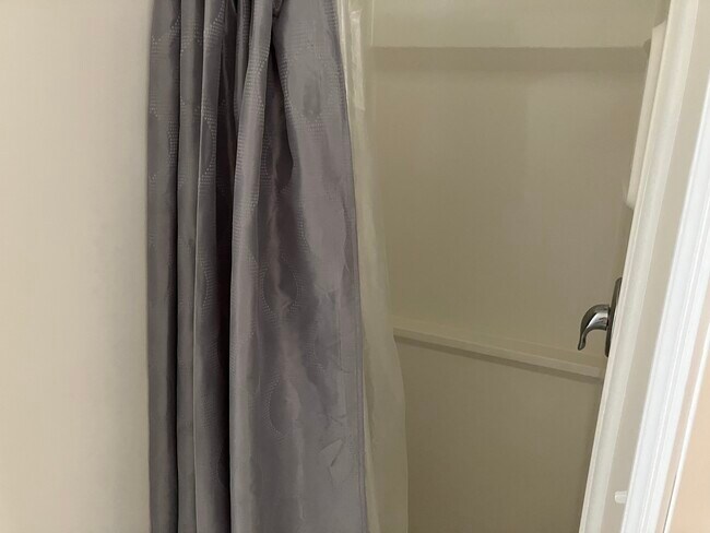 Building Photo - 1922 Baltimore Ave