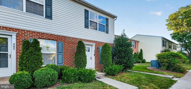 Building Photo - 483 Arwell Ct