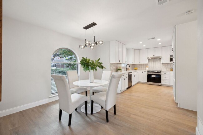 Foto del edificio - 3413 Parkhaven Dr