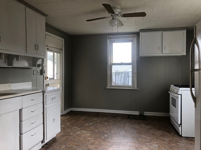 Primary Photo - 324 S Mont Valla Ave