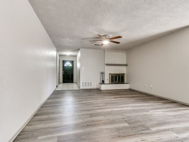 Building Photo - 8913 NW 82nd St