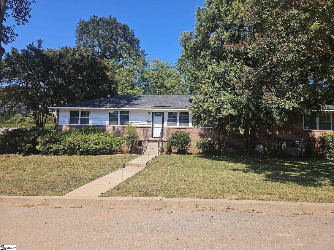 Primary Photo - 4 McNeil Ct