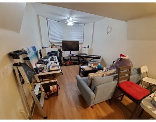 Building Photo - 18 Symphony Rd