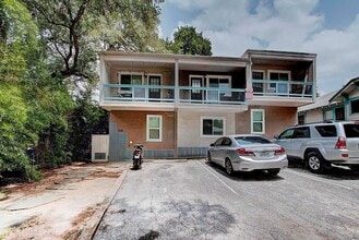 Building Photo - 1106 W 22nd St