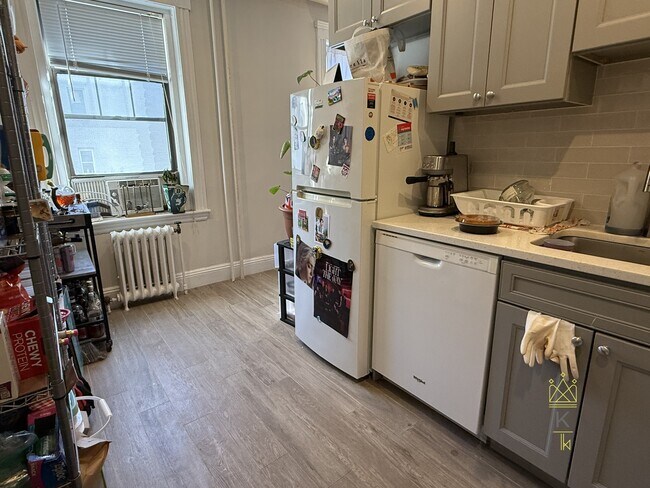 Foto del edificio - 370 Chestnut Hill Ave