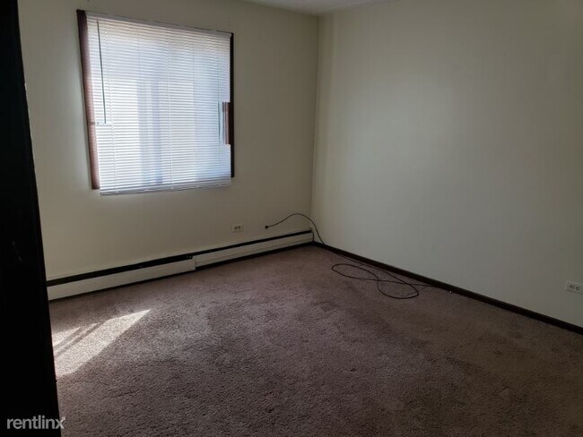 Foto del edificio - 8104 Waterbury Ct