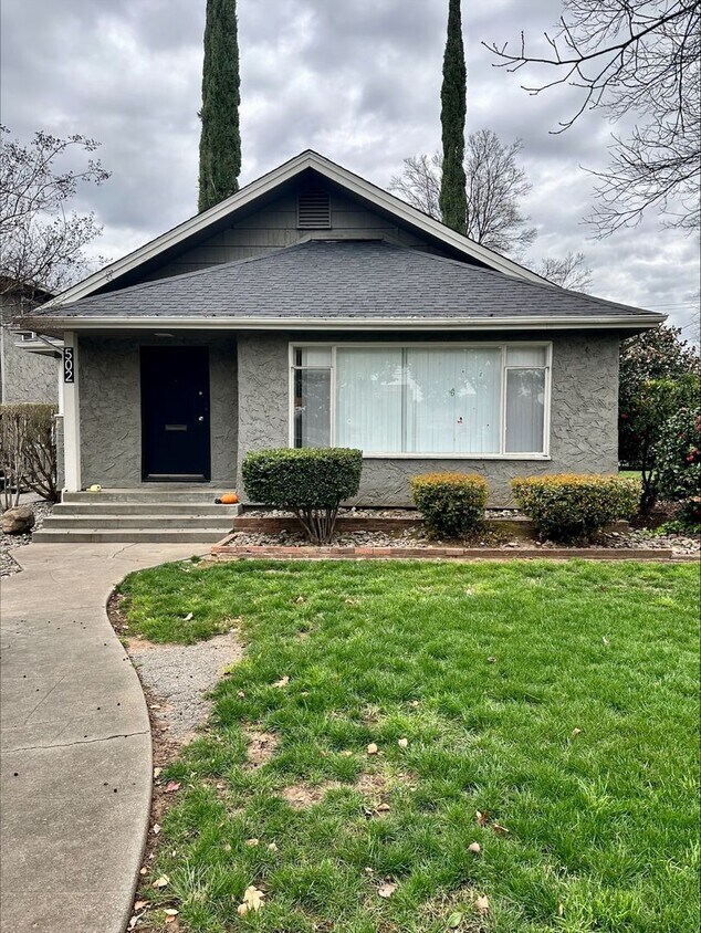 Foto principal - **Pre-Leasing for Summer 2026** Cute House located close to Chico State and Downtown Chico