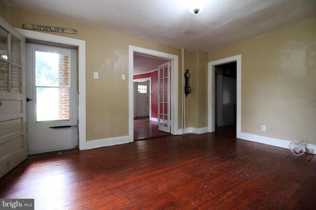 Building Photo - 52 Sherwood Rd