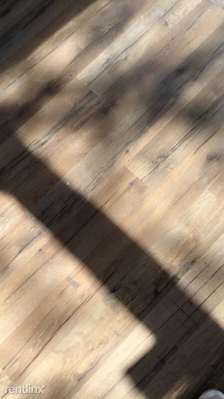 Building Photo - 702 E 90th St