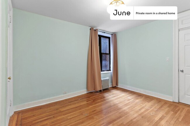 Foto del edificio - Private bedroom in 2 bed/1 bath Home