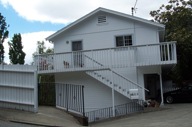 Foto del edificio - 4 Miramar Ave