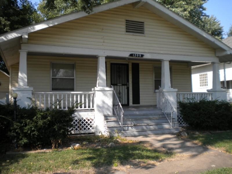Primary Photo - 1208 Liberty Park Blvd