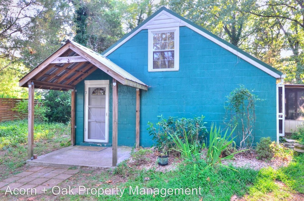 Primary Photo - 1205 N Greensboro St