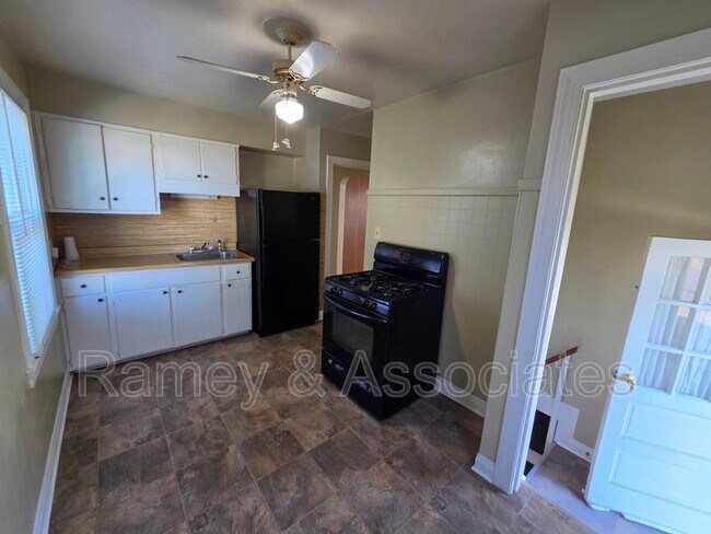Foto del edificio - 1091 Bicknell Ave