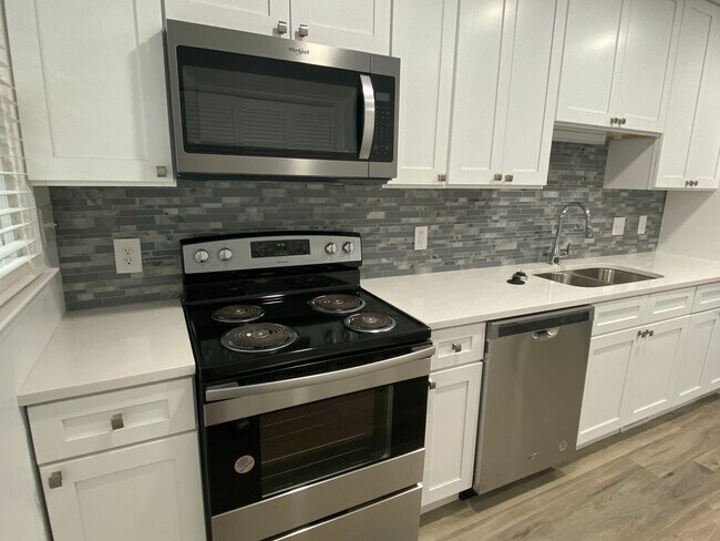 Building Photo - Adorable 2 Bedroom, 1 Bath in East Raleigh...