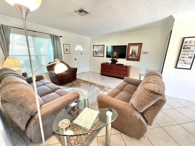 Foto del edificio - 3289 NW 25th Way