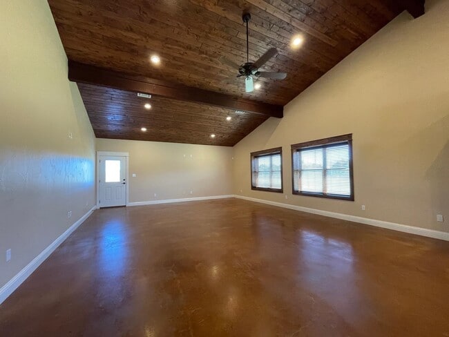 Building Photo - 300 Co Rd 407