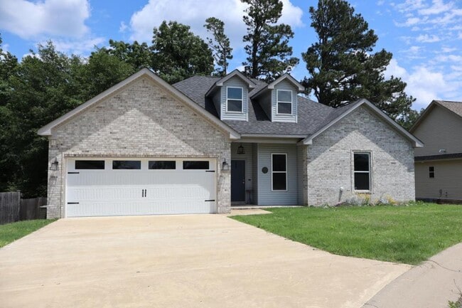 Foto del edificio - 205 Windcrest Cir