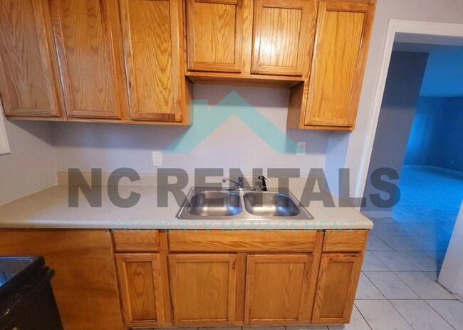 Foto del edificio - 3211 Donnell St