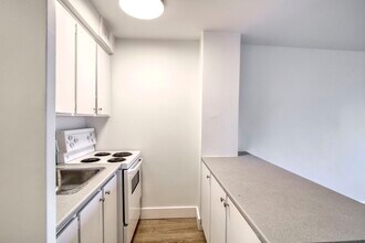 Building Photo - 3460 Rue Durocher