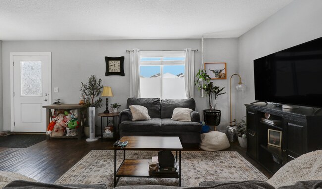 Building Photo - 3 bedroom in Clairmont AB T8X 5C8