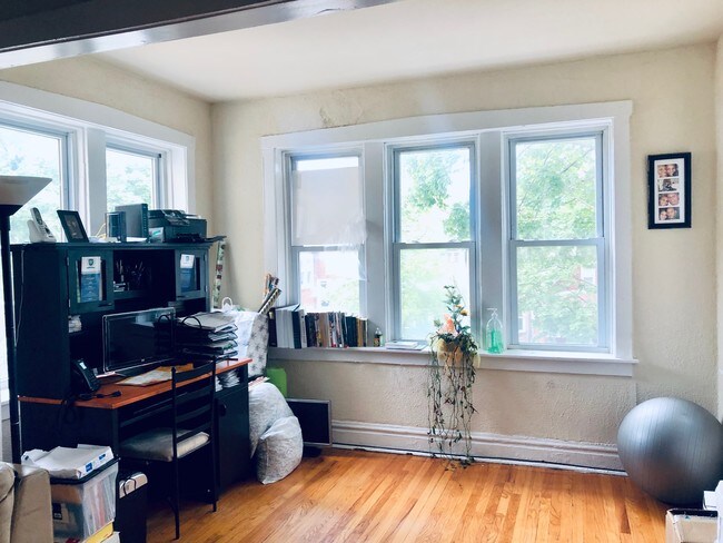 Foto del edificio - 4426 N St Louis Ave