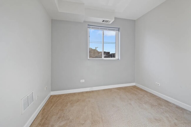 Building Photo - Residences At Ridge (6424)