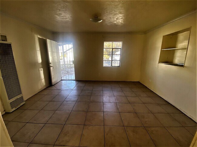Foto del edificio - Very Nice home 3 bedroom 1 Bathroom with E...