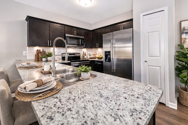 Building Photo - Brickhaven Townhomes