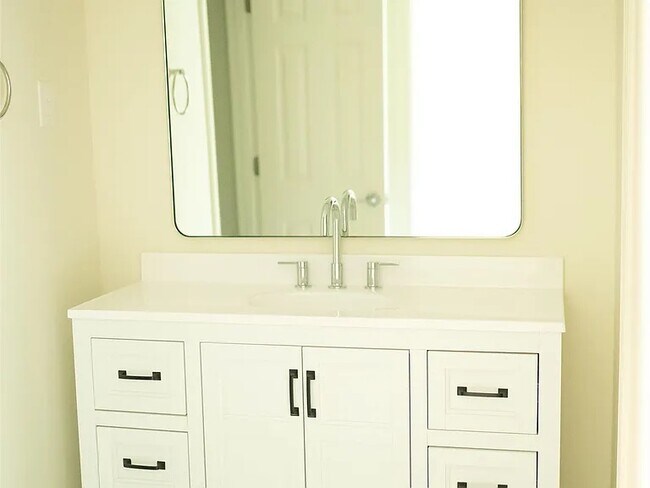 Brand new vanity - 3102 Rising Sun Rd