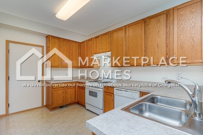 Building Photo - 1794 S Mark Ln
