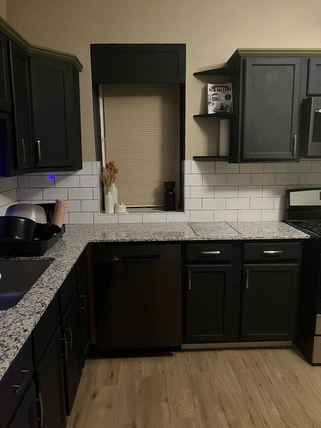 Foto del edificio - 3329-3331 Lemp